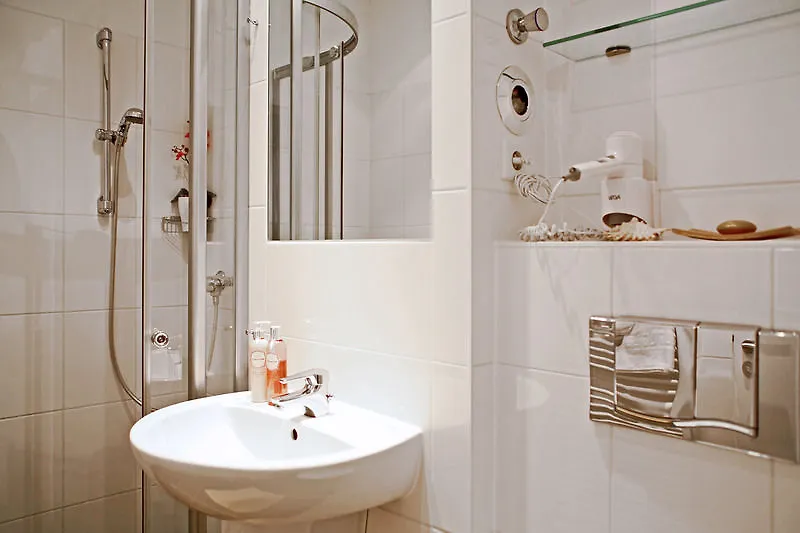 Hotel Luetzow-1